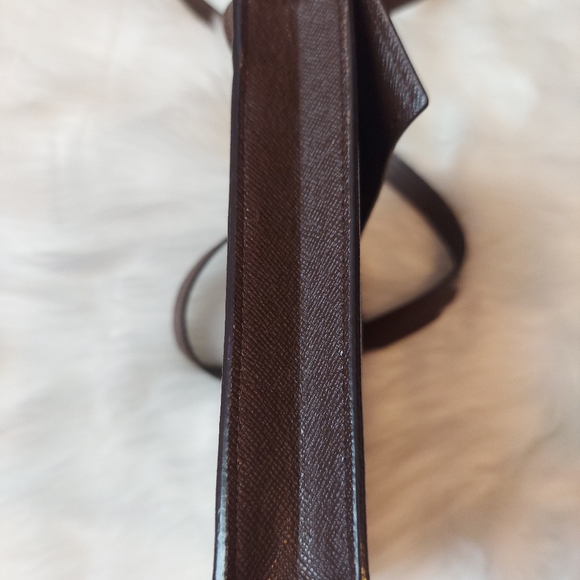 Authentic Louis Vuitton - Picture 8 of 16